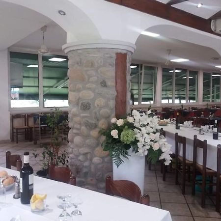 Galliate Mambly B&B Ristorante Pizzeria מראה חיצוני תמונה