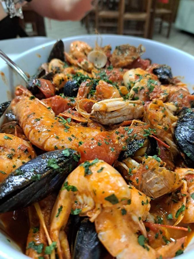 Galliate Mambly B&B Ristorante Pizzeria מראה חיצוני תמונה