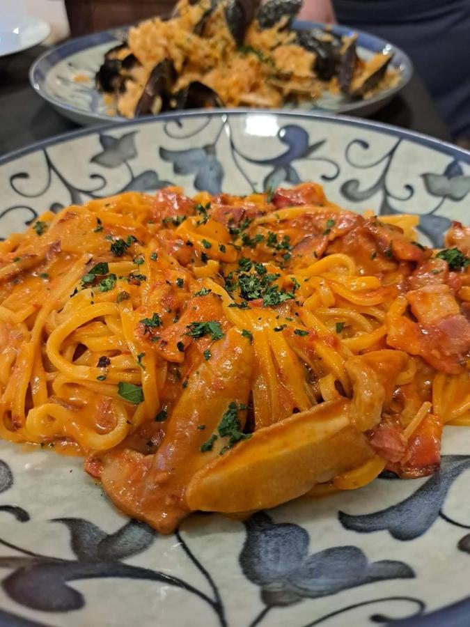 Galliate Mambly B&B Ristorante Pizzeria מראה חיצוני תמונה